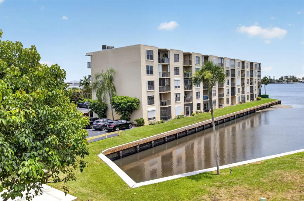 200 Waterway Drive S #303 Lantana, FL 33462