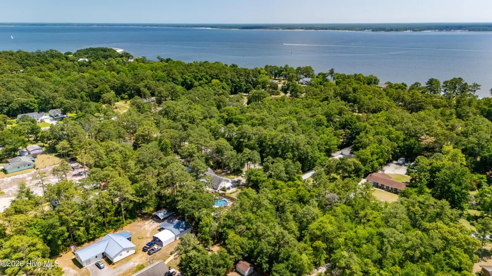 114 Lakeshore Drive Minnesott Beach, NC 28510