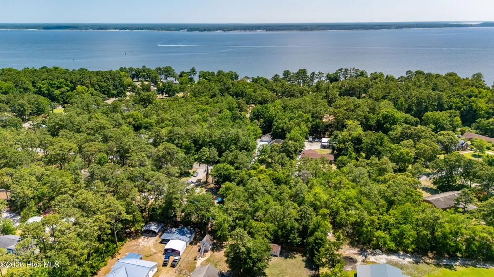114 Lakeshore Drive Minnesott Beach, NC 28510