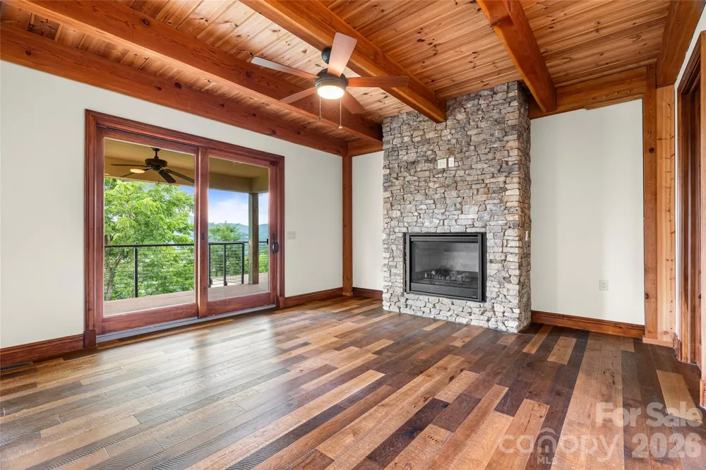 946 Ridge Road Green Mountain, NC 28740