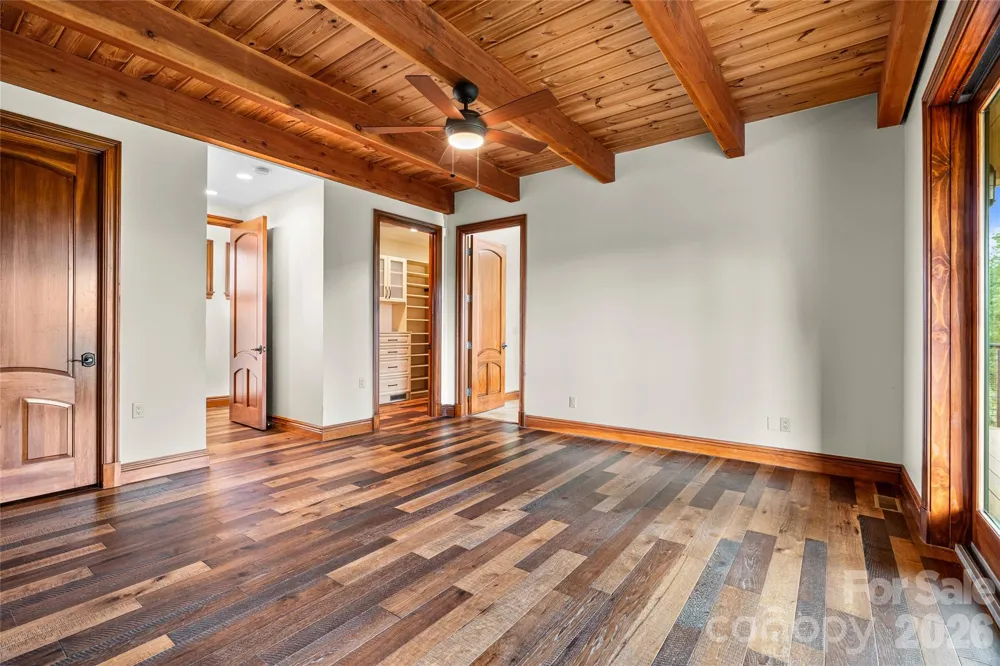 946 Ridge Road Green Mountain, NC 28740