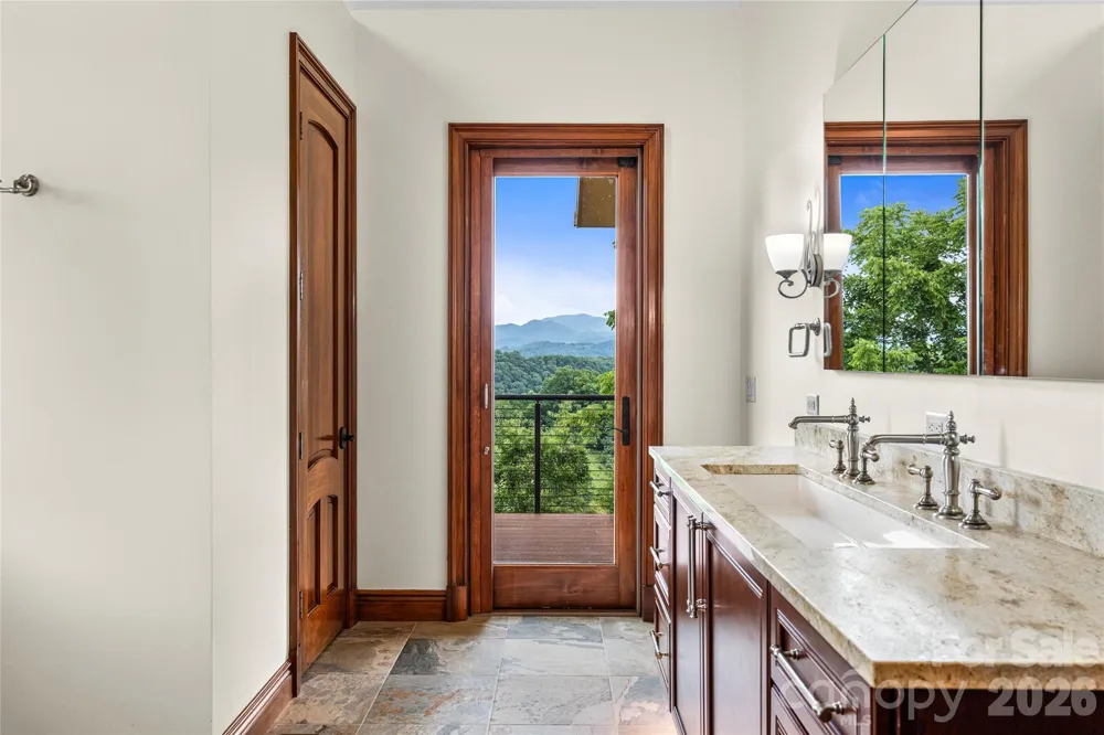 946 Ridge Road Green Mountain, NC 28740