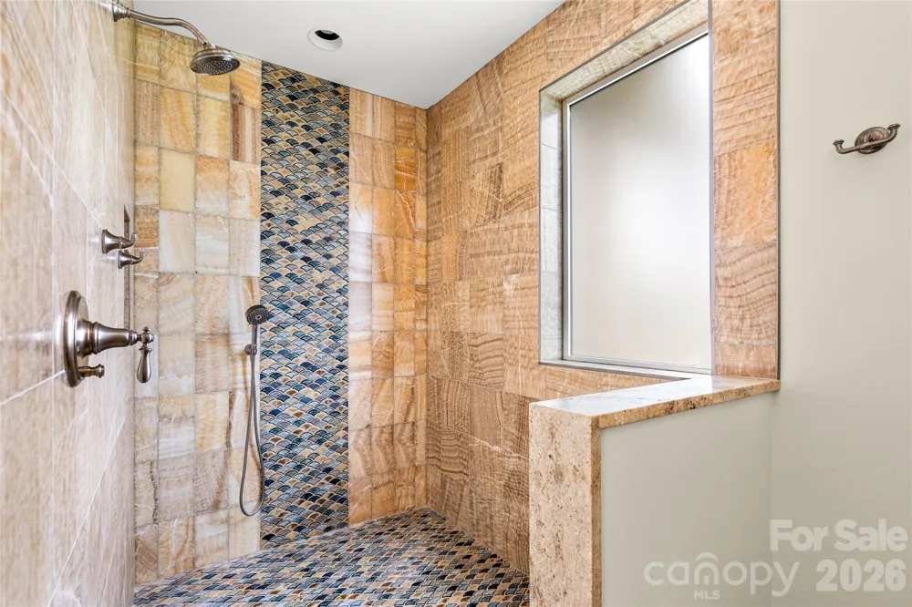946 Ridge Road Green Mountain, NC 28740