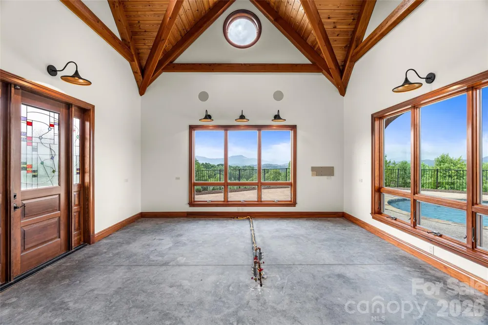 946 Ridge Road Green Mountain, NC 28740