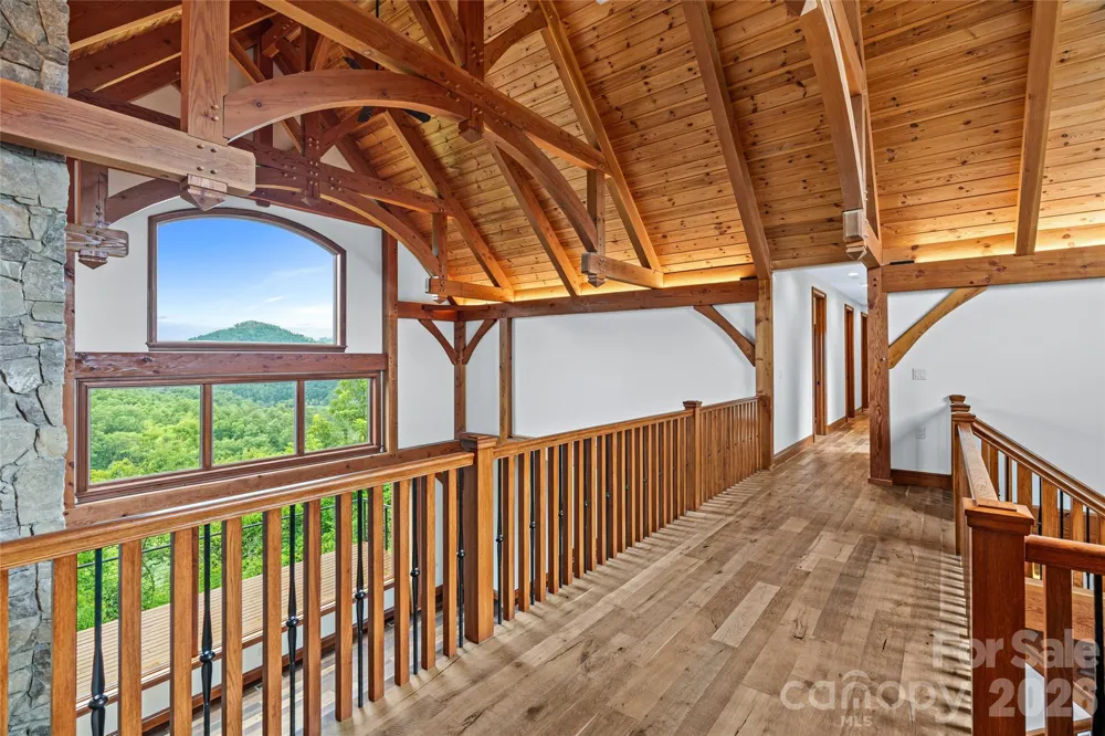 946 Ridge Road Green Mountain, NC 28740