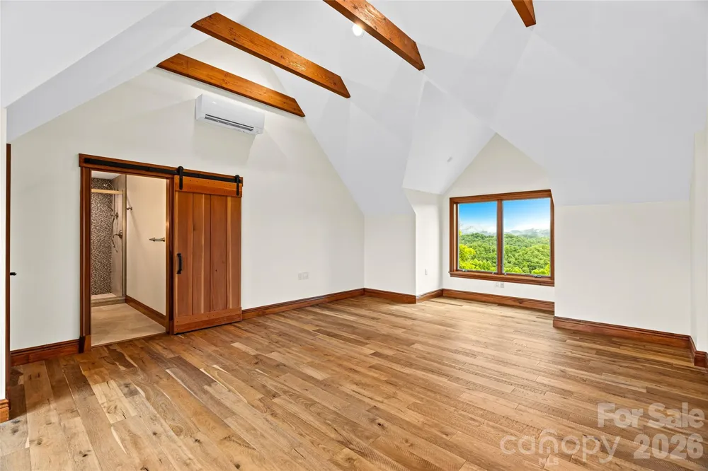 946 Ridge Road Green Mountain, NC 28740