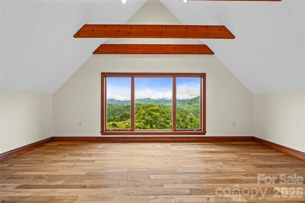 946 Ridge Road Green Mountain, NC 28740