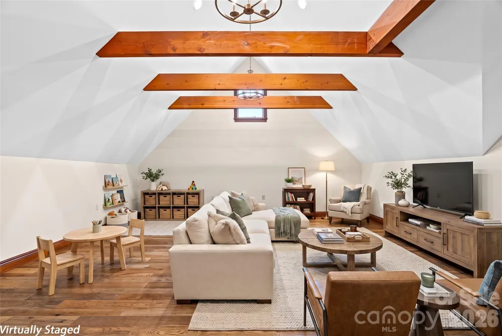 946 Ridge Road Green Mountain, NC 28740