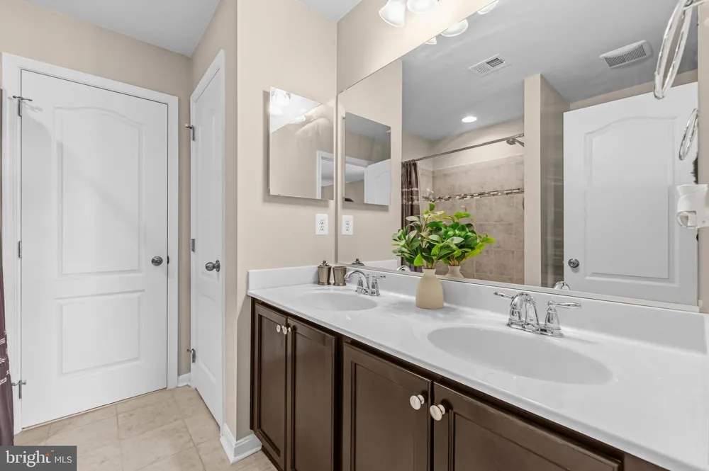 2806 PUMPKIN STREET Clinton, MD 20735