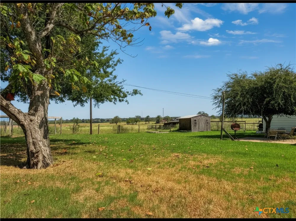 2520 County Road 232 Gonzales, TX 78629