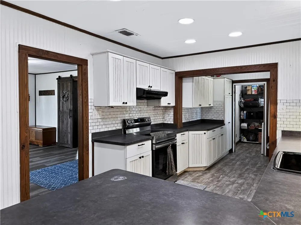2520 County Road 232 Gonzales, TX 78629