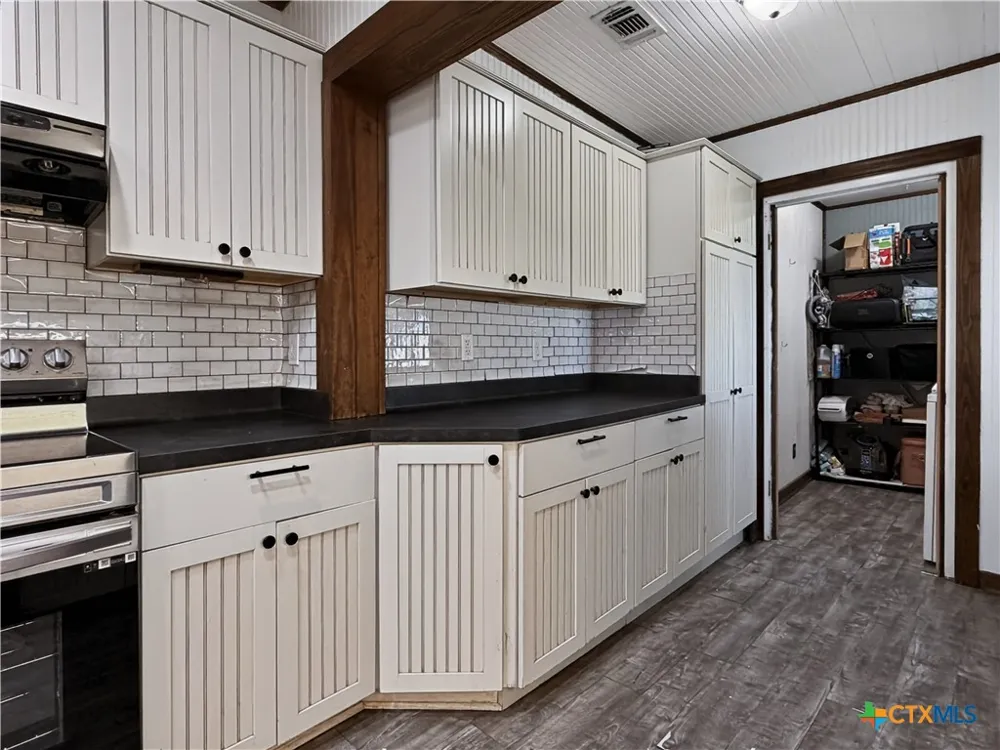 2520 County Road 232 Gonzales, TX 78629