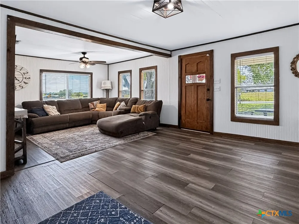2520 County Road 232 Gonzales, TX 78629