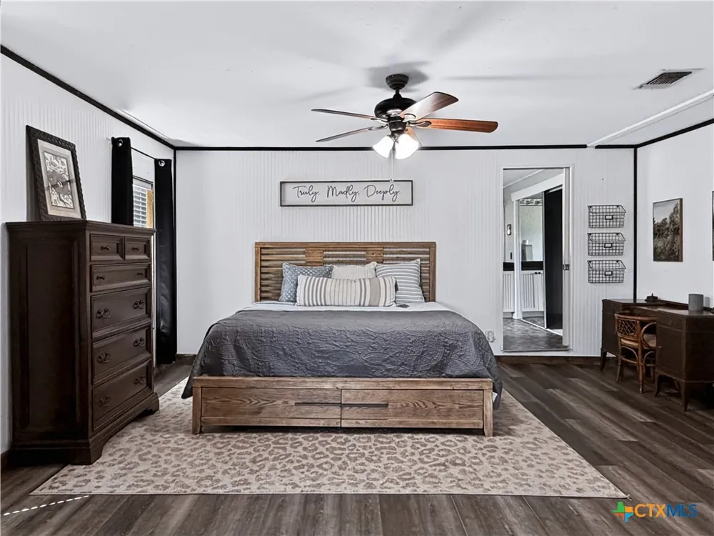 2520 County Road 232 Gonzales, TX 78629