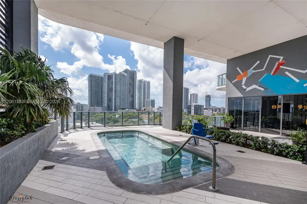 121 NE 34th St #L604 Miami, FL 33137
