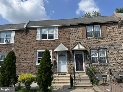 1123 TREMONT DRIVE