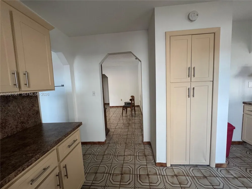 2524 SW 6th St Miami, FL 33135
