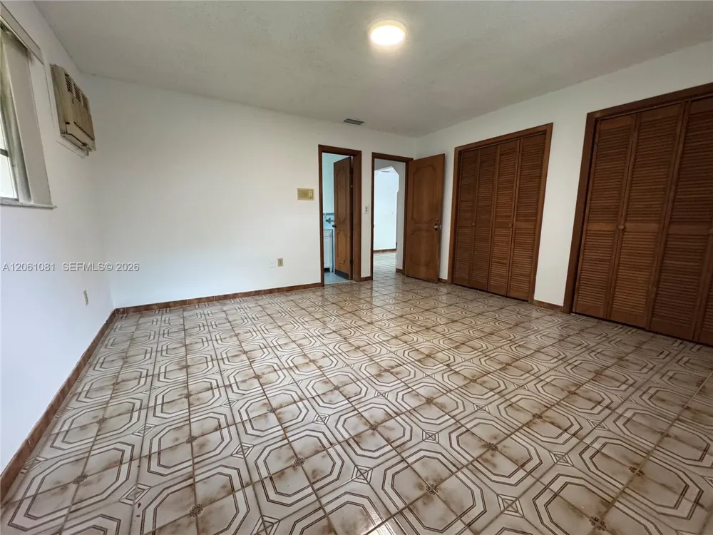 2524 SW 6th St Miami, FL 33135