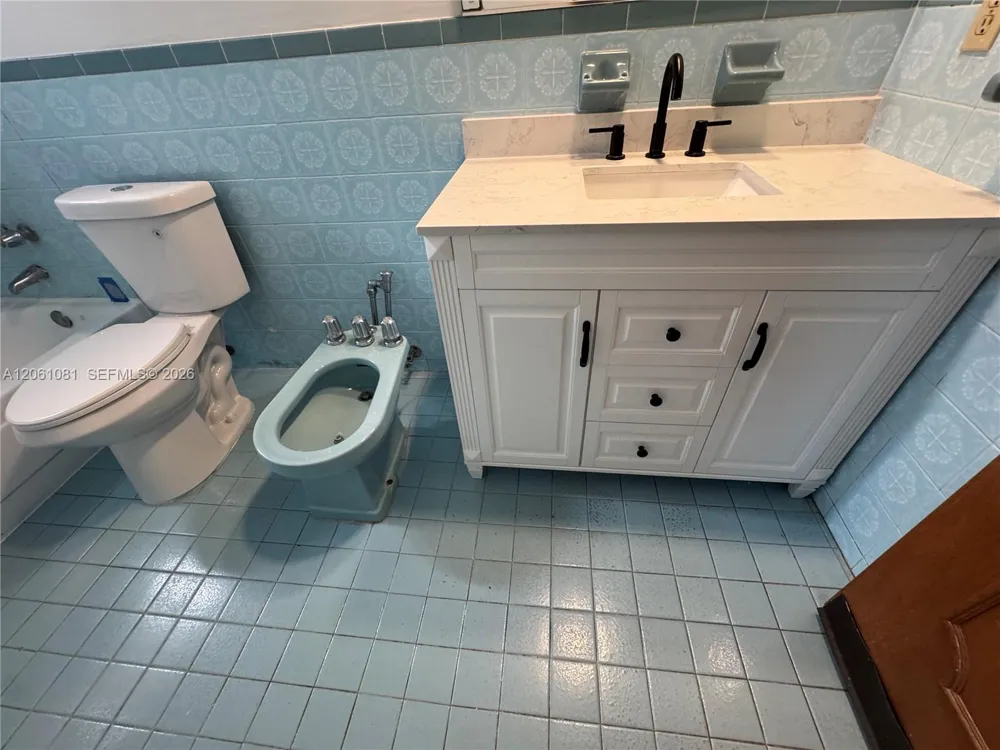 2524 SW 6th St Miami, FL 33135