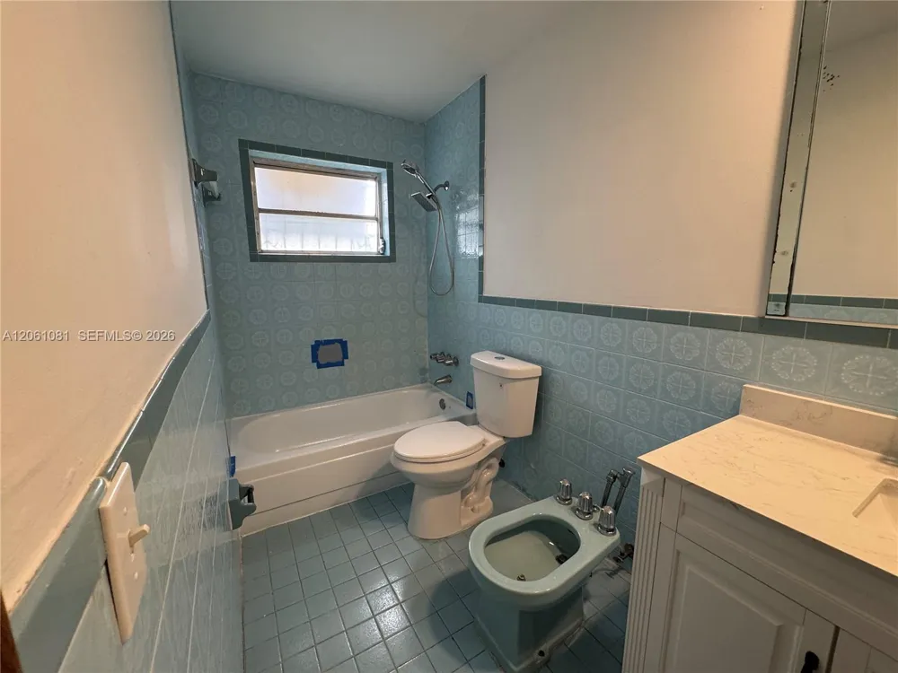 2524 SW 6th St Miami, FL 33135
