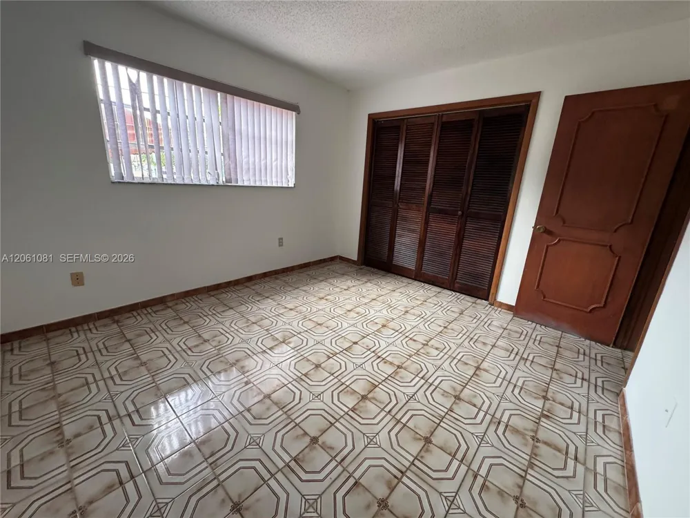 2524 SW 6th St Miami, FL 33135