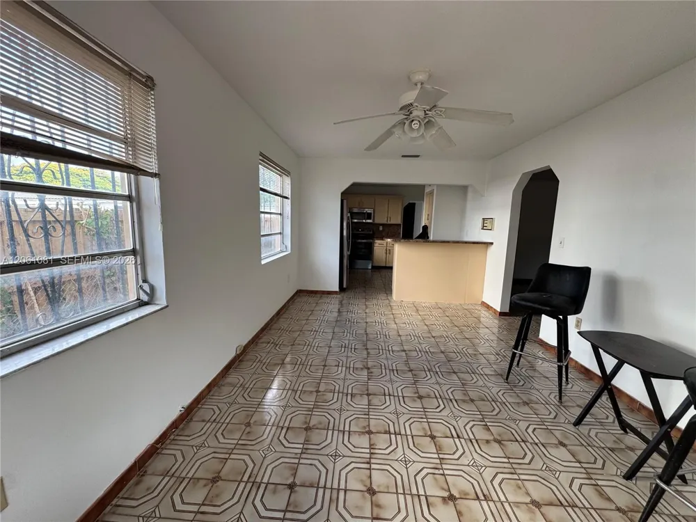 2524 SW 6th St Miami, FL 33135