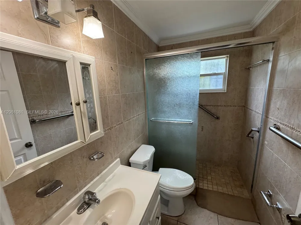 2524 SW 6th St Miami, FL 33135
