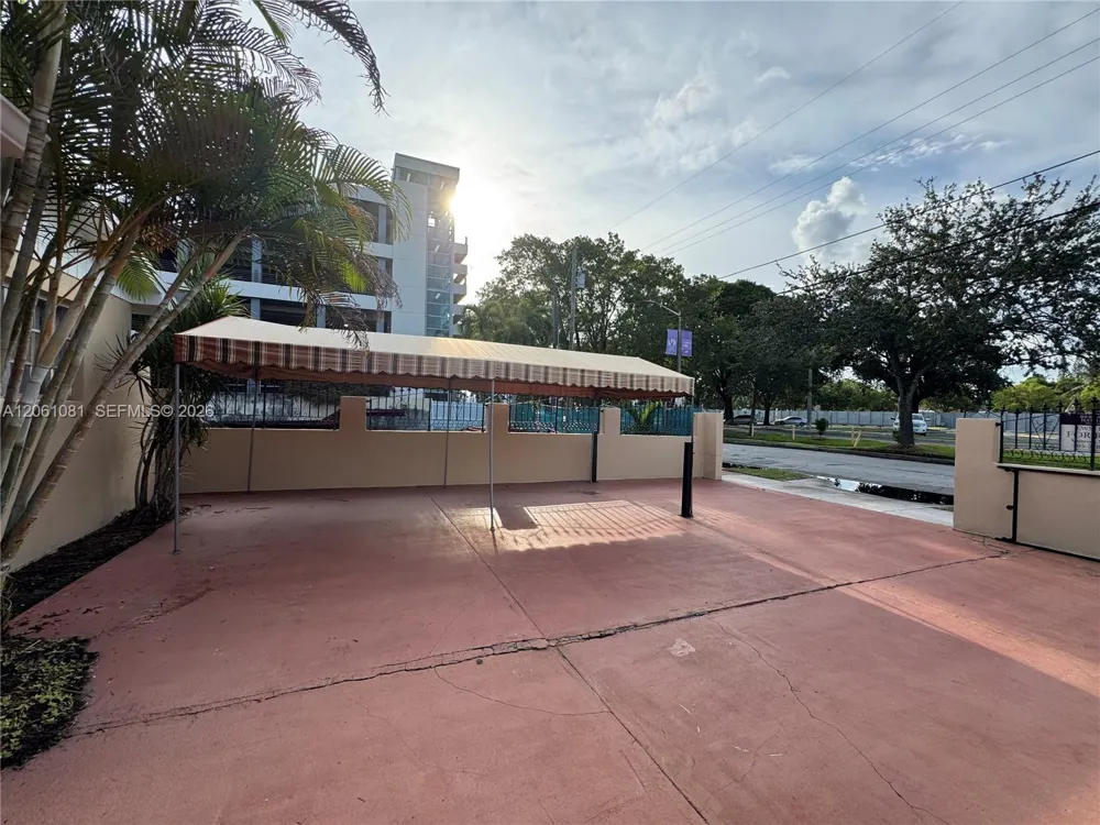 2524 SW 6th St Miami, FL 33135