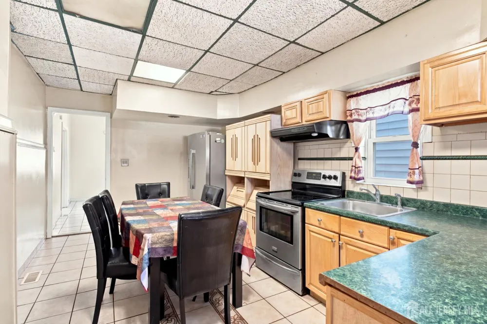 128 Lewis Street Perth Amboy, NJ 08861
