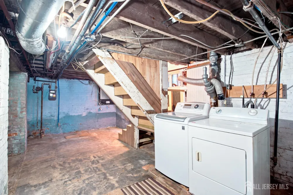 128 Lewis Street Perth Amboy, NJ 08861