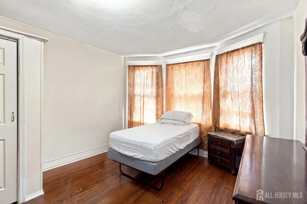 128 Lewis Street Perth Amboy, NJ 08861