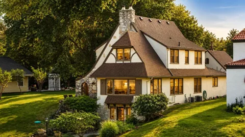 2005 Lake Shore Drive