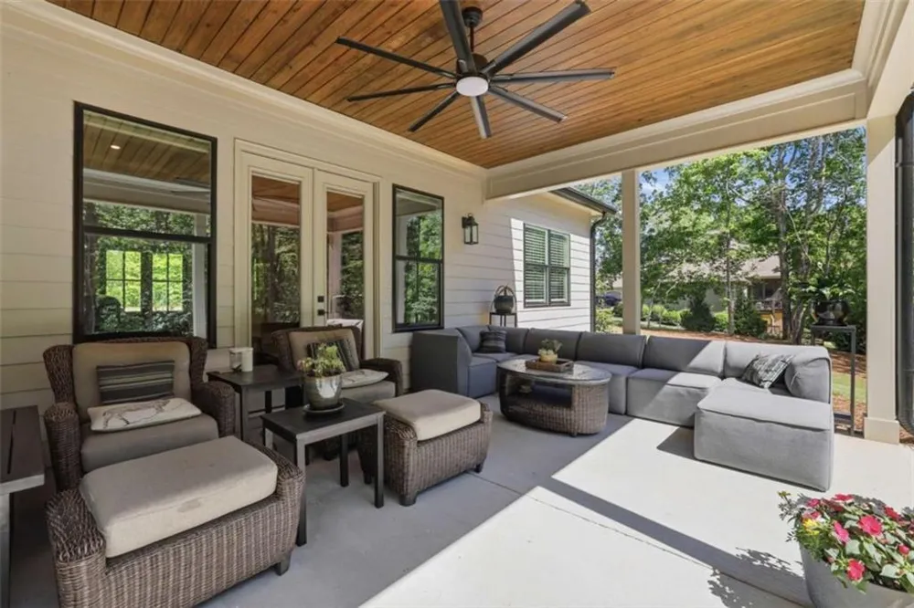316 Glazenwood Drive Clarkesville, GA 30523