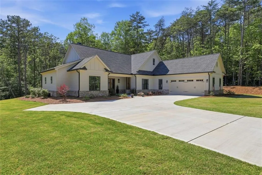 316 Glazenwood Drive Clarkesville, GA 30523