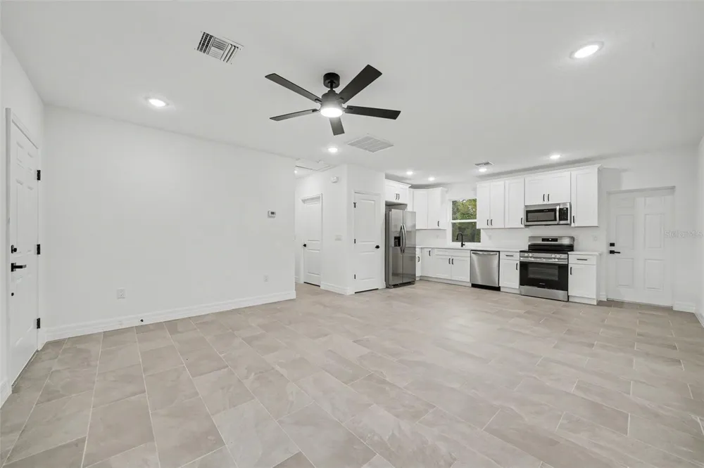 2922 W PERRY ROAD Avon Park, FL 33825
