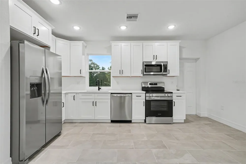 2922 W PERRY ROAD Avon Park, FL 33825