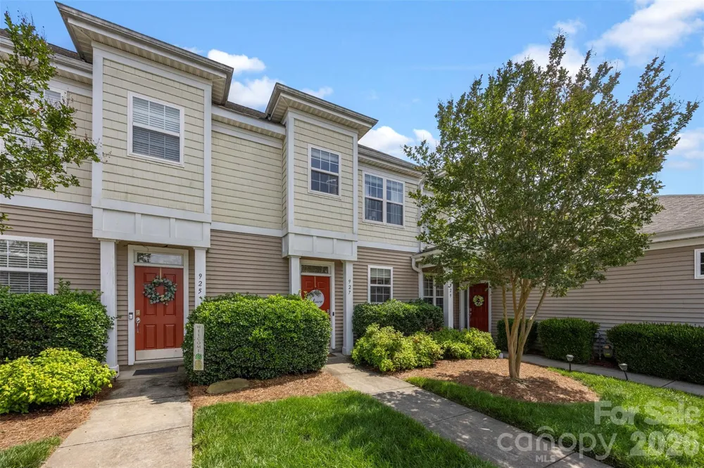 927 Claybrook Circle Gastonia, NC 28054