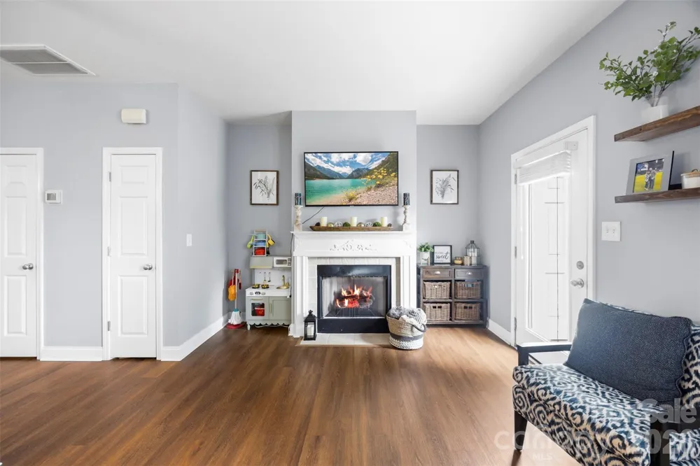 927 Claybrook Circle Gastonia, NC 28054