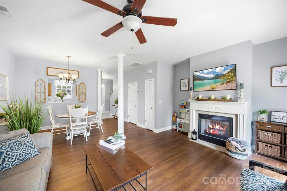 927 Claybrook Circle Gastonia, NC 28054