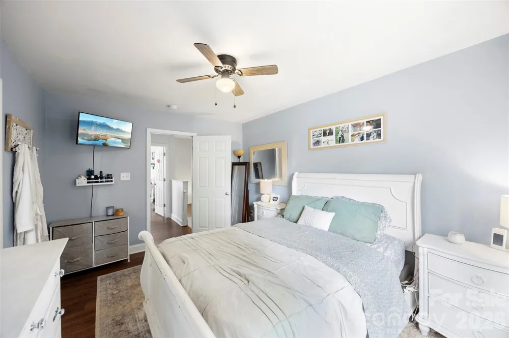 927 Claybrook Circle Gastonia, NC 28054