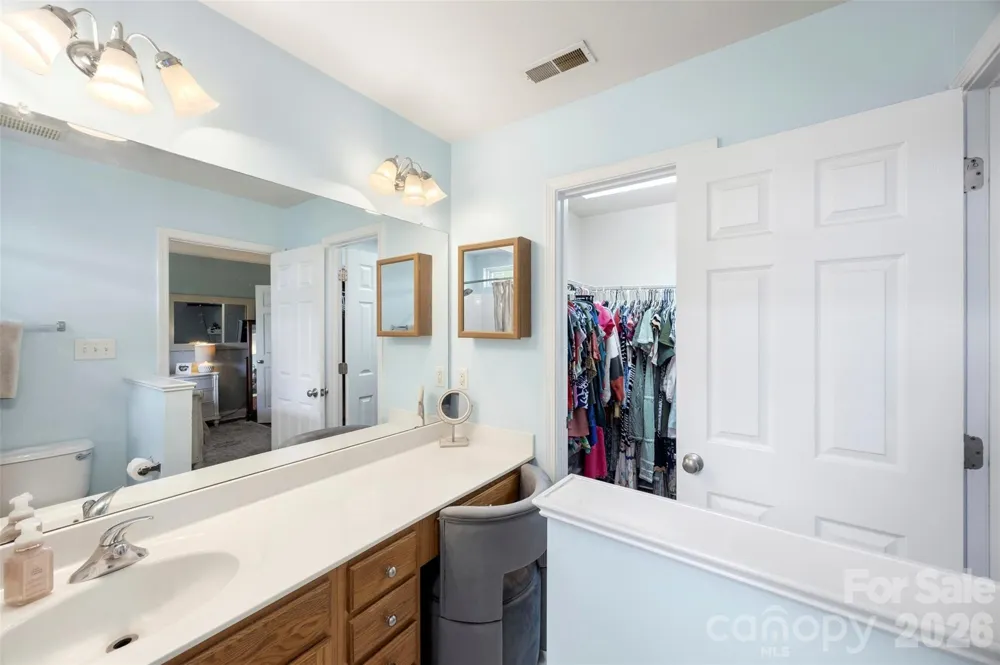 927 Claybrook Circle Gastonia, NC 28054