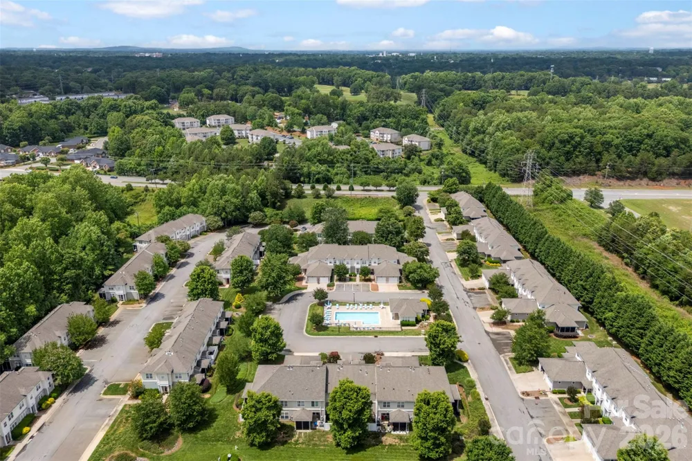 927 Claybrook Circle Gastonia, NC 28054