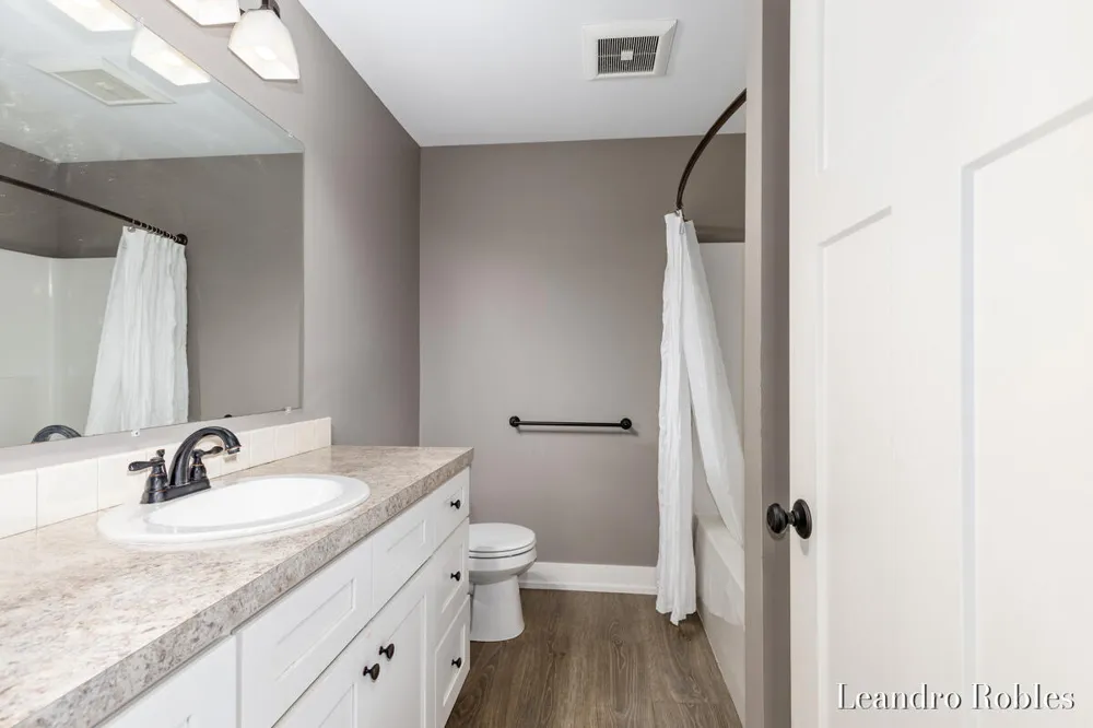 6587 Alward Drive Hudsonville, MI 49426