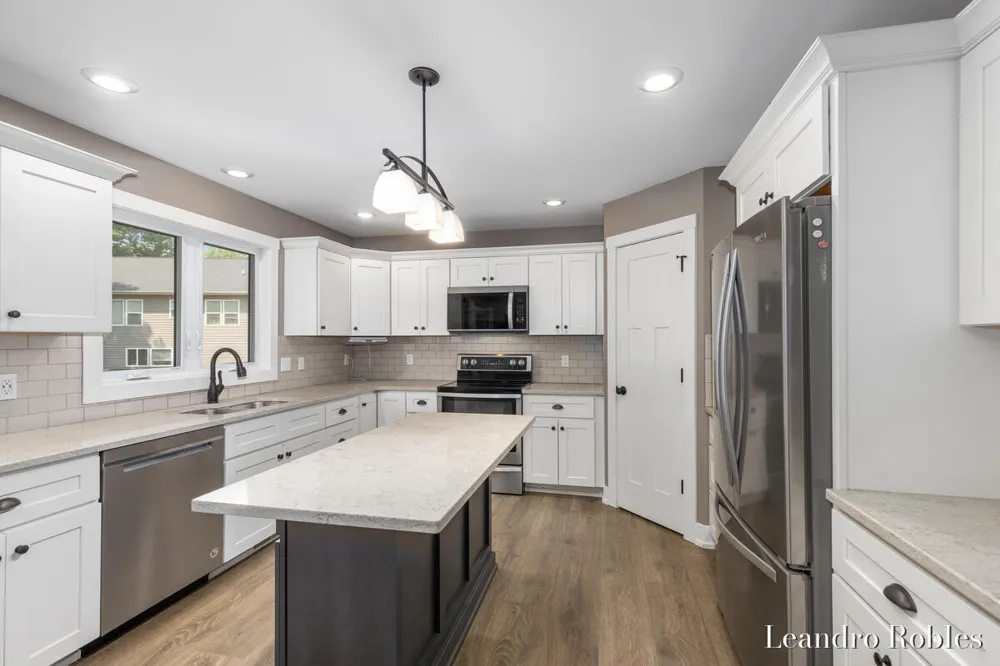 6587 Alward Drive Hudsonville, MI 49426