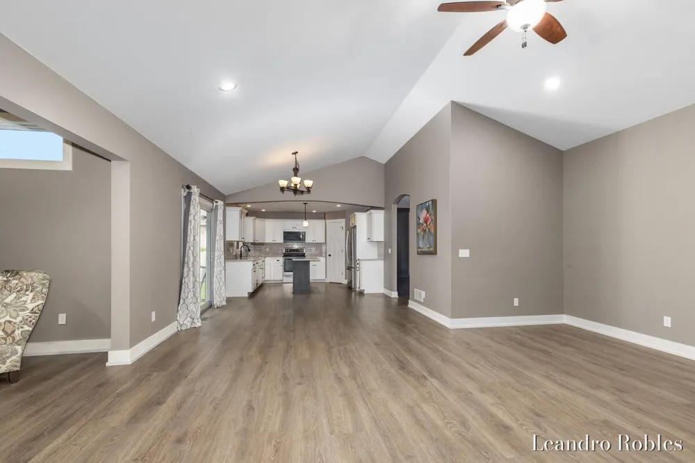 6587 Alward Drive Hudsonville, MI 49426