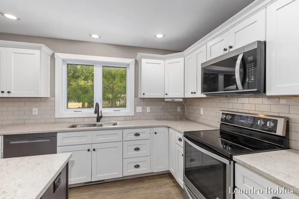 6587 Alward Drive Hudsonville, MI 49426