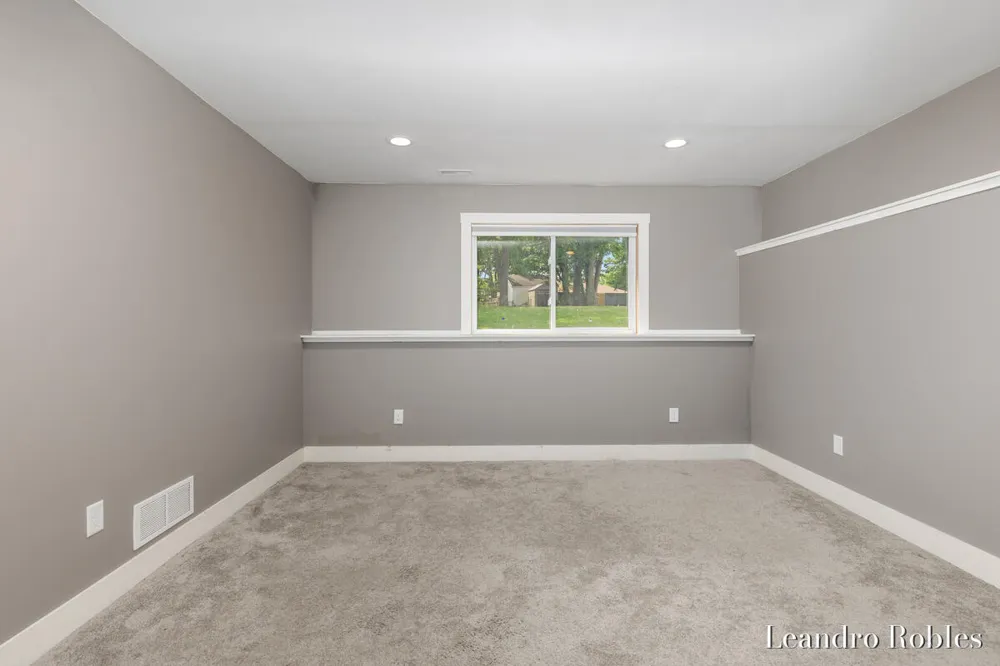 6587 Alward Drive Hudsonville, MI 49426