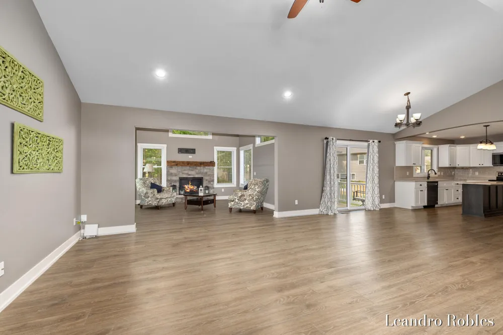 6587 Alward Drive Hudsonville, MI 49426