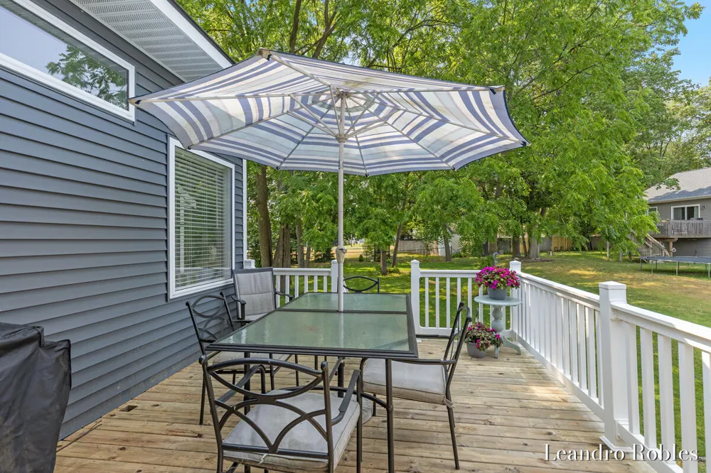 6587 Alward Drive Hudsonville, MI 49426