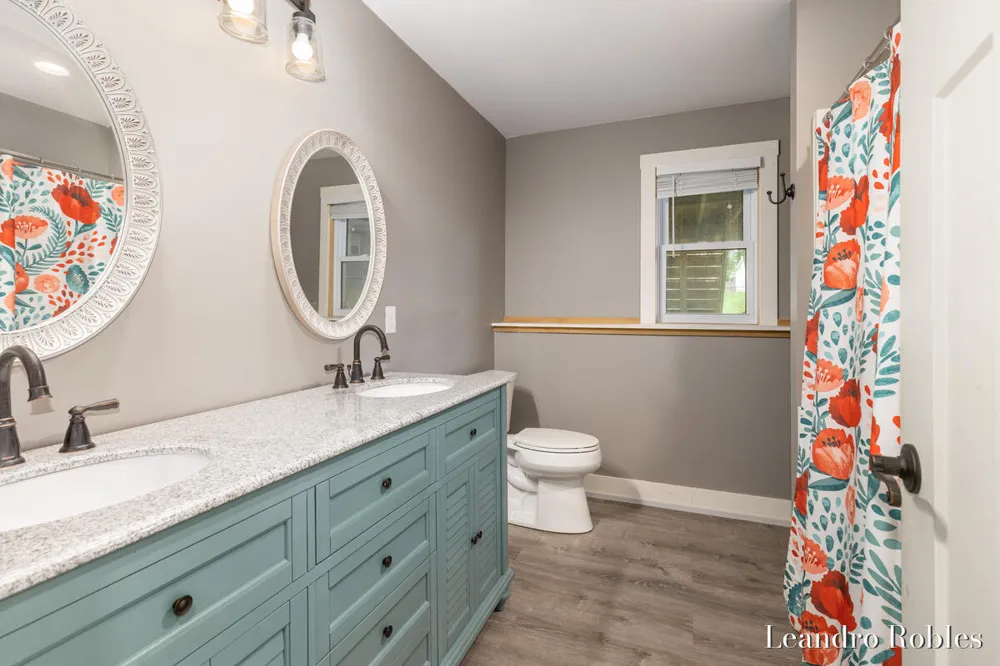 6587 Alward Drive Hudsonville, MI 49426